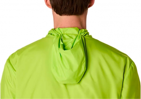 2011D216 301 ASICS Core Jacket / Ветровка