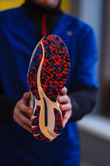 J1GC2263 01 MIZUNO Wave Rider 26 / Кроссовки