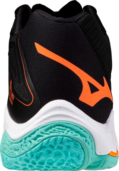 V1GA2405 07 MIZUNO Wave Lightning Z8 Mid / Волейбольные кроссовки