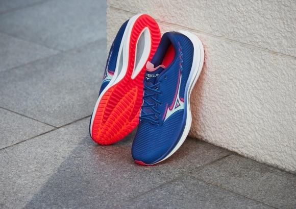 J1GC2117 83 MIZUNO Wave Rebellion / Марафонки