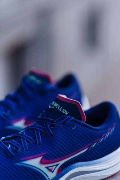 J1GC2117 83 MIZUNO Wave Rebellion / Марафонки