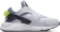 DV6825 100 NIKE AIR HUARACHE GRIS / Кроссовки