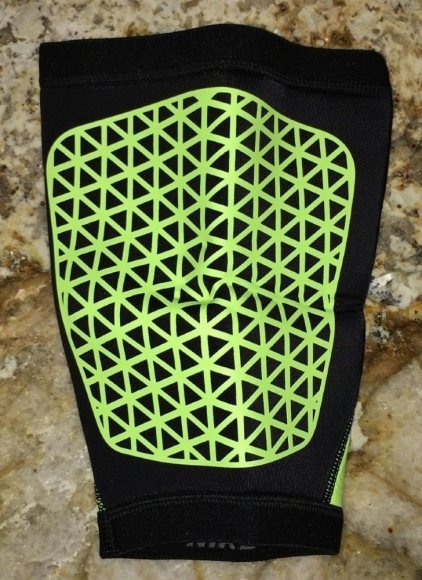 NMS34 023 NIKE Pro Combat Thigh Sleeve / Бандаж на бедро