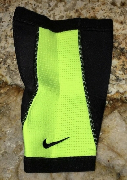 NMS34 023 NIKE Pro Combat Thigh Sleeve / Бандаж на бедро