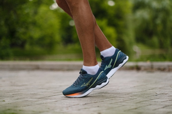 J1GC2209 81 MIZUNO Wave Skyrise 3 / Кроссовки