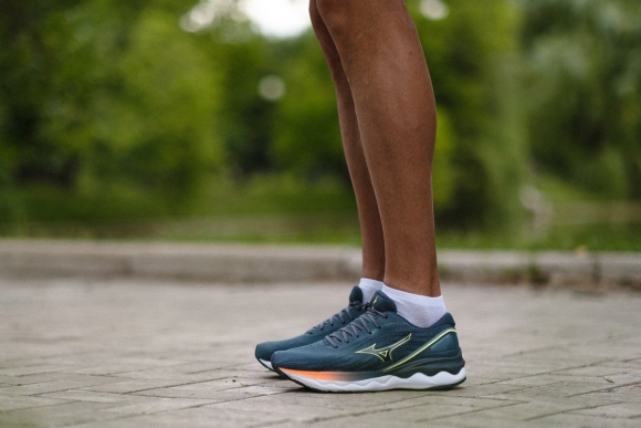 J1GC2209 81 MIZUNO Wave Skyrise 3 / Кроссовки