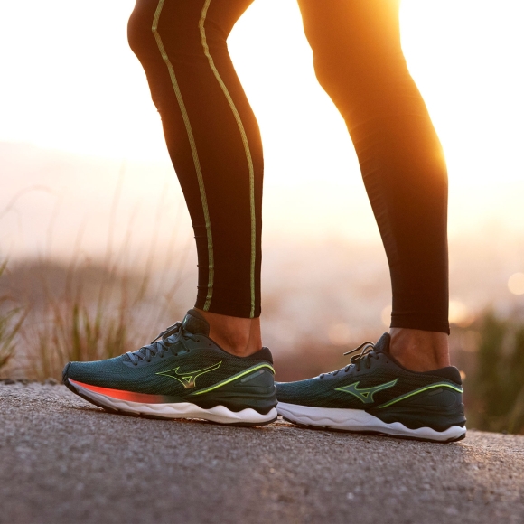 J1GC2209 81 MIZUNO Wave Skyrise 3 / Кроссовки