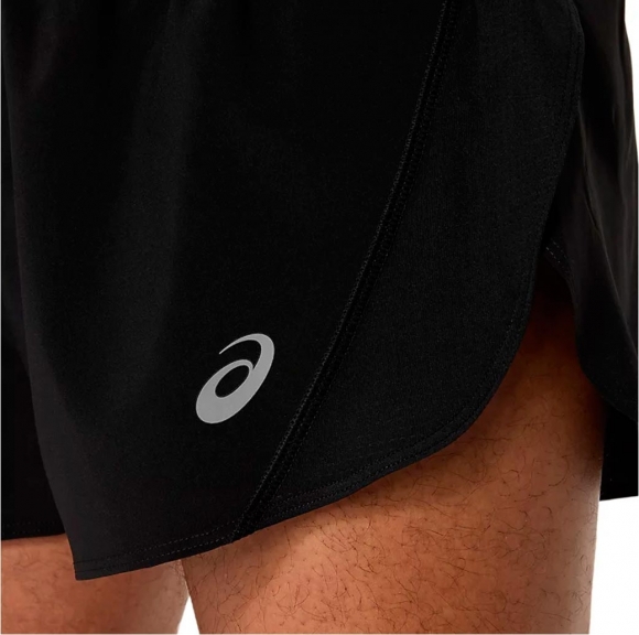 2011D222 001 ASICS Core Split Short / Шорты 2011D222 001 ASICS Core Split Short / Шорты