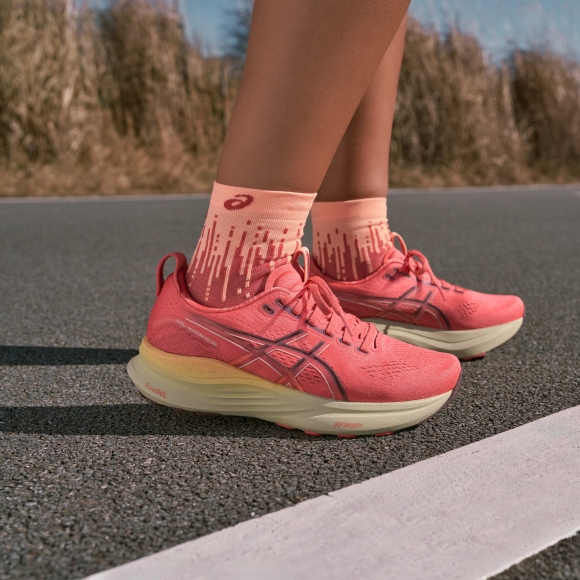1012B838 700 ASICS Gel-Kayano 32 (W) / Кроссовки