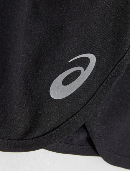 2011C343 001 ASICS Core Split Short / Шорты