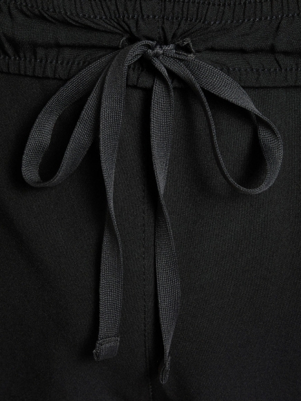 2011C343 001 ASICS Core Split Short / Шорты