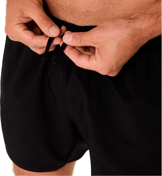 2011D214 001 ASICS Core 5in Short / Шорты