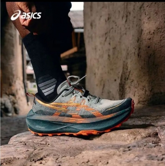 1011B976 400 ASICS Trabuco Max 4 / Кроссовки-внедорожники