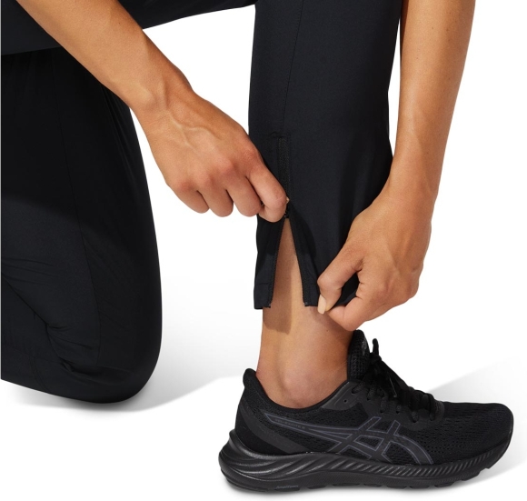 2012C339 001 ASICS Core Woven Pant (W) / Брюки спортивные