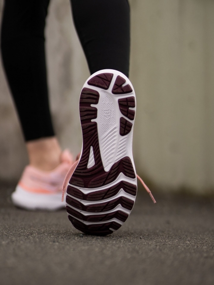 1012B272 700 ASICS Gel-Kayano 29 (W) / Кроссовки