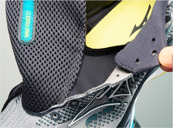 J1GC2303 01 MIZUNO Wave Rider 27 / Кроссовки