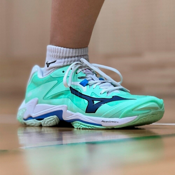 V1GA2400 86 MIZUNO Wave Lightning Z8 / Волейбольные кроссовки V1GA2400 86 MIZUNO Wave Lightning Z8 / Волейбольные кроссовки