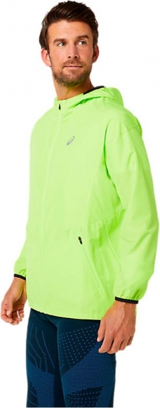 2011C241 300 ASICS Accelerate Light Jacket / Ветровка