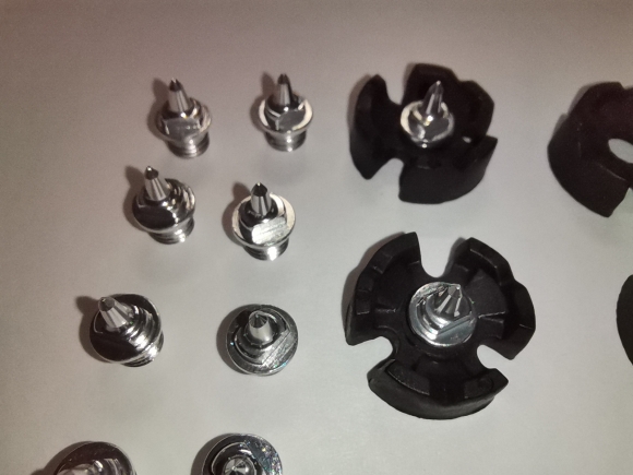 Комплект силуминовых шипов (7мм*12шт) с подкладками (16 шт)