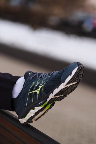 J1GC1840 81 MIZUNO Wave Paradox 5 / Кроссовки